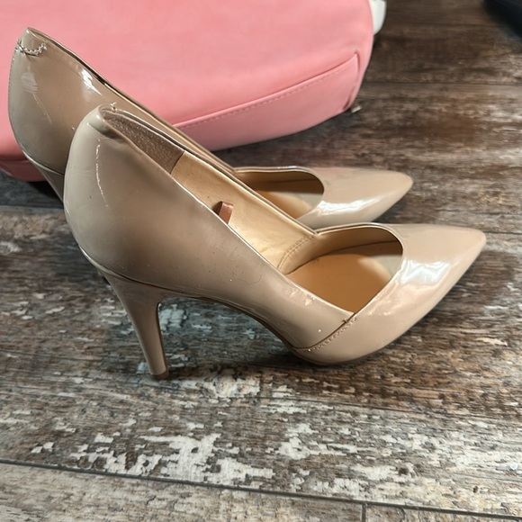 GUESS Elegant NUDE High Heels - Picture 7 of 7